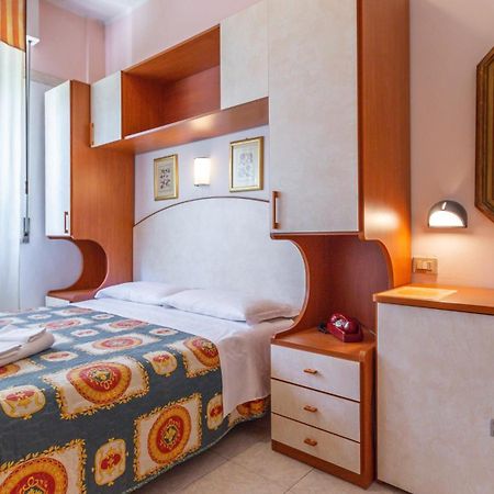 Hotel Parco Fellini Rimini Esterno foto