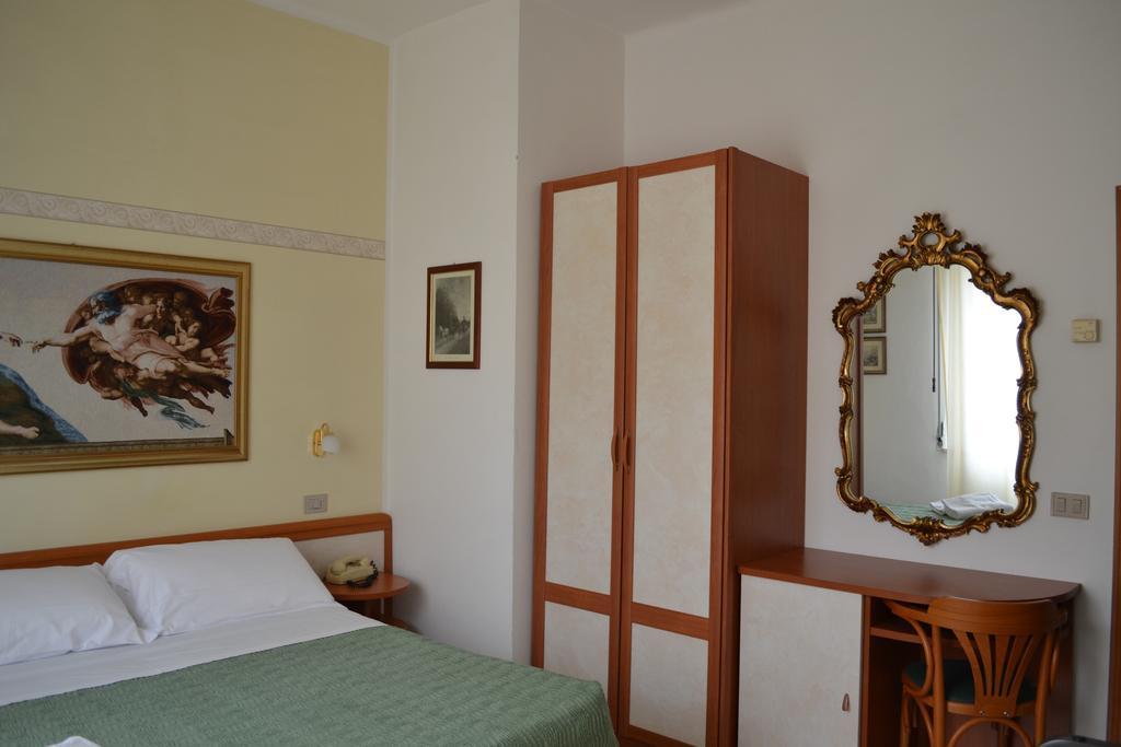 Hotel Parco Fellini Rimini Esterno foto