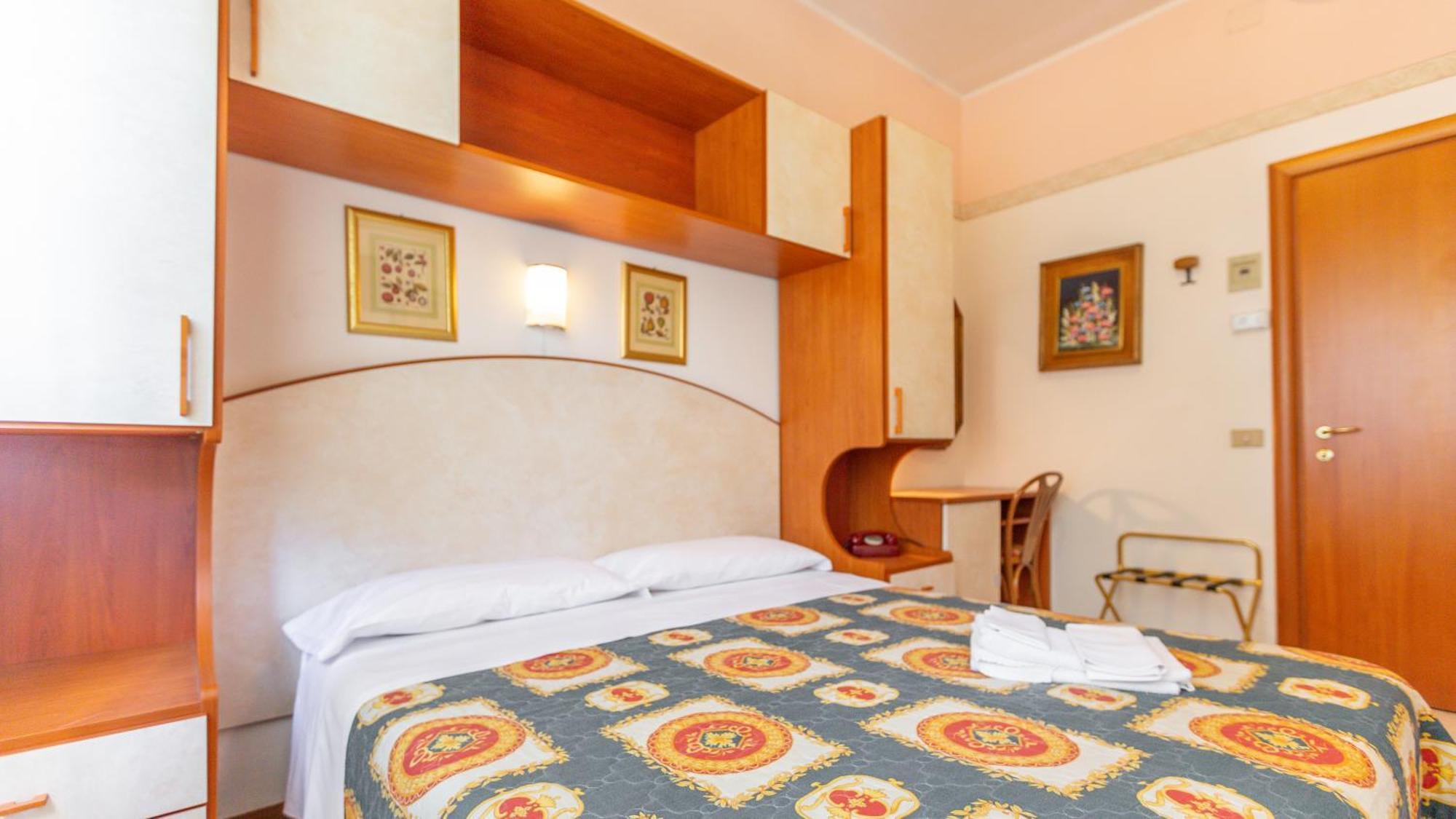 Hotel Parco Fellini Rimini Esterno foto