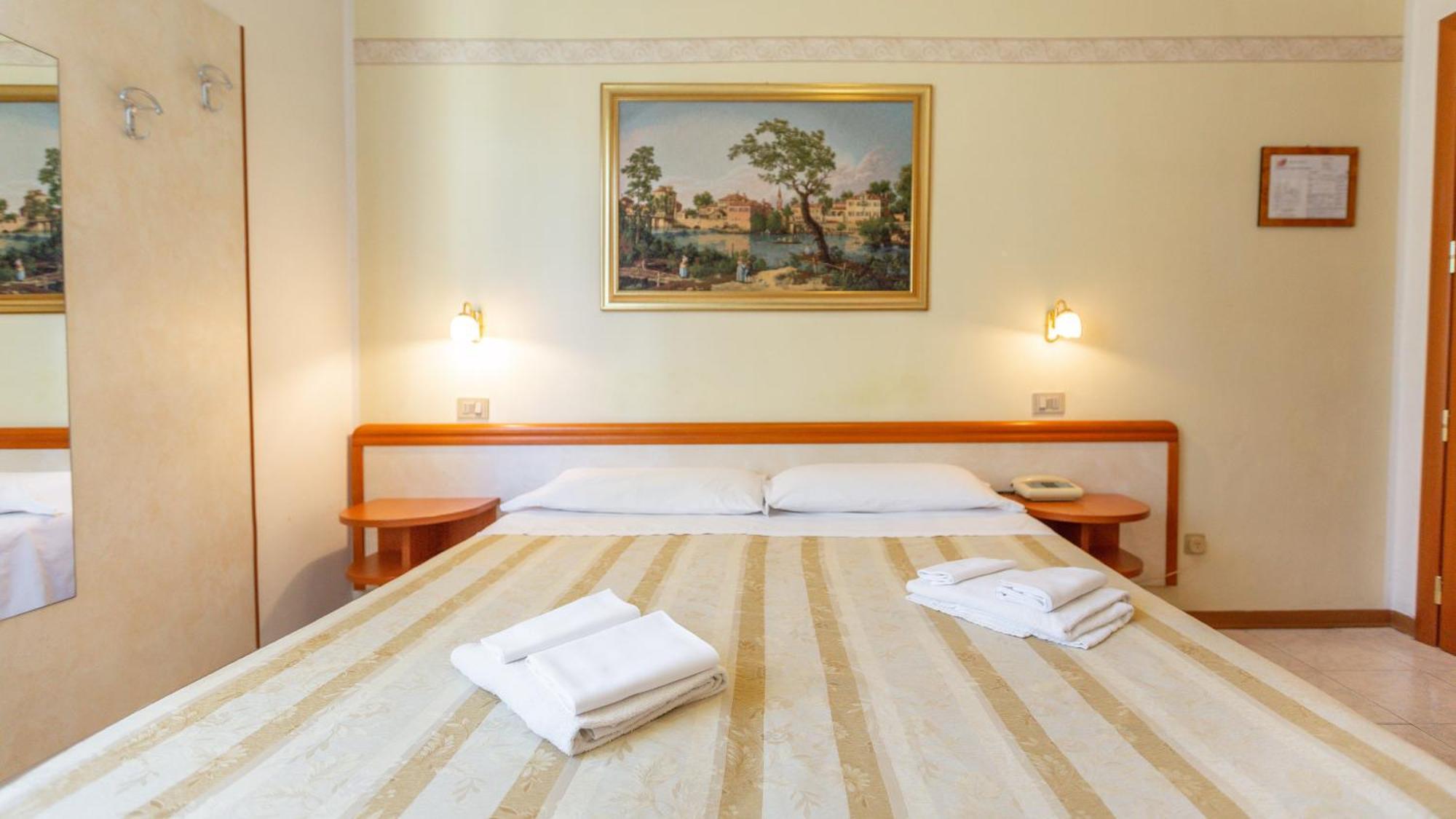Hotel Parco Fellini Rimini Esterno foto