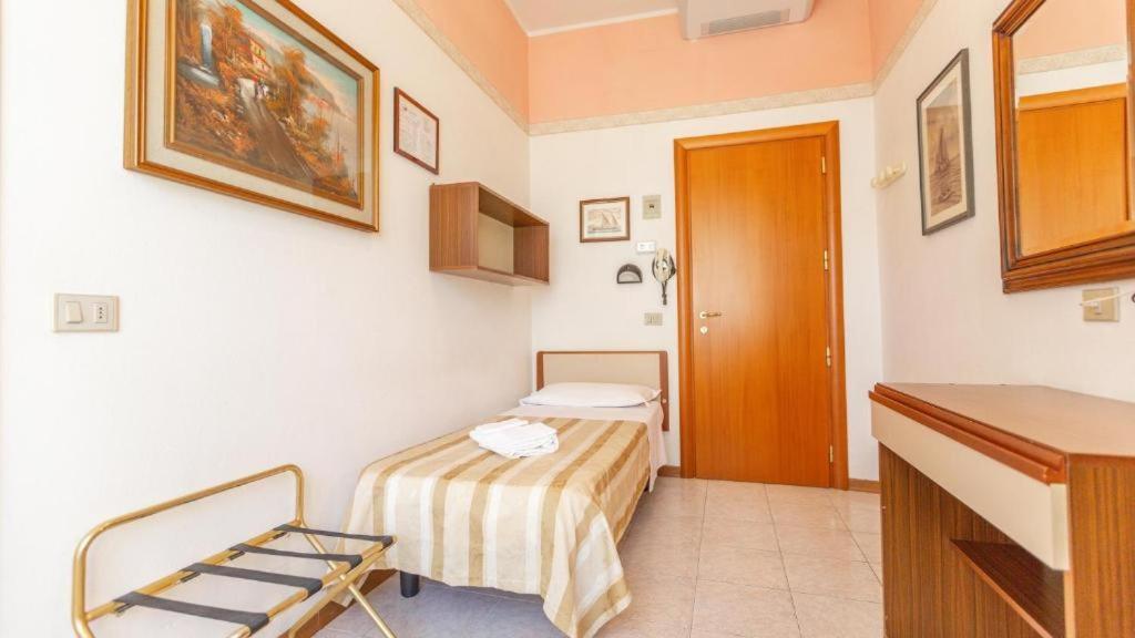 Hotel Parco Fellini Rimini Esterno foto