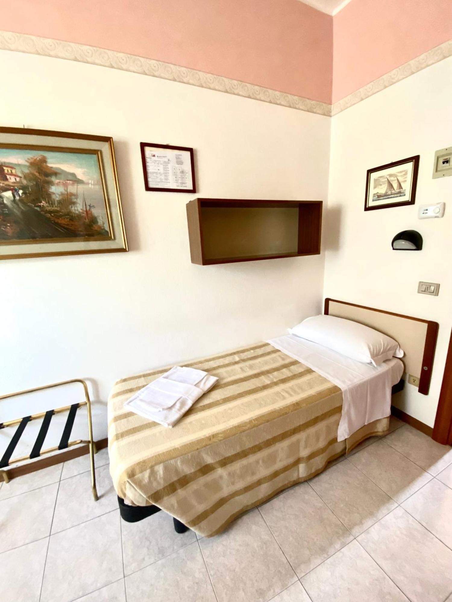 Hotel Parco Fellini Rimini Esterno foto
